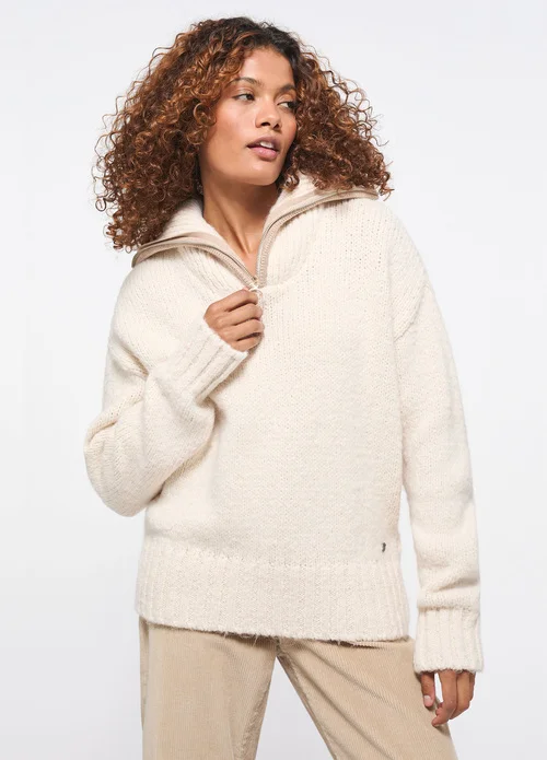 Mustang Carla Troyer Whisper White