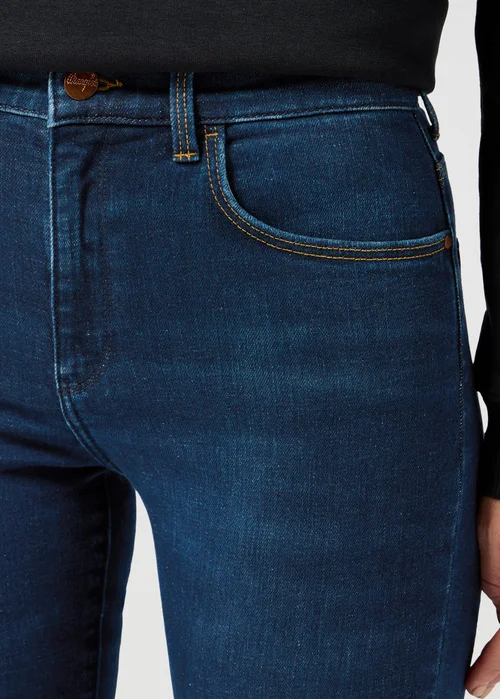 Wrangler Slim Crisp Canvas