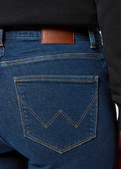 Wrangler Slim Crisp Canvas
