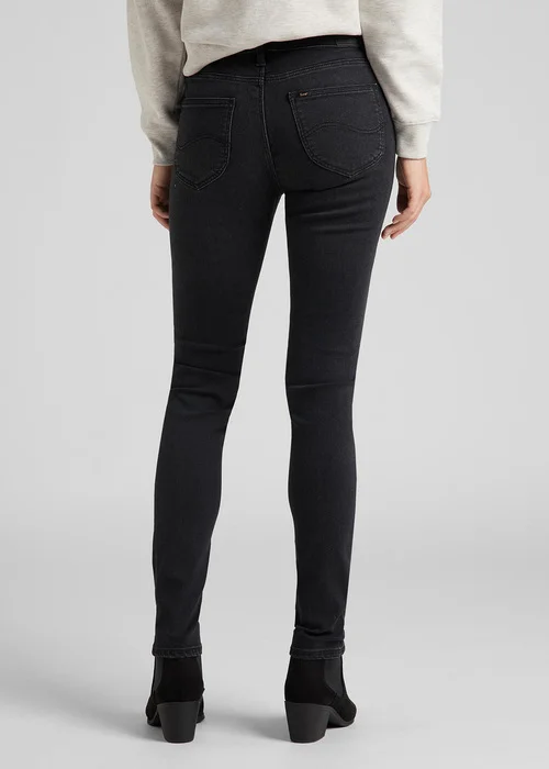 Lee Scarlett Raven Black