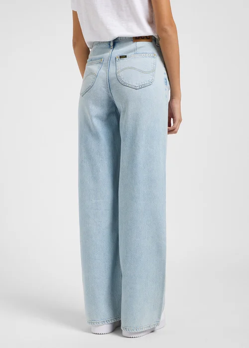 Lee Stella A Line Calm Waters