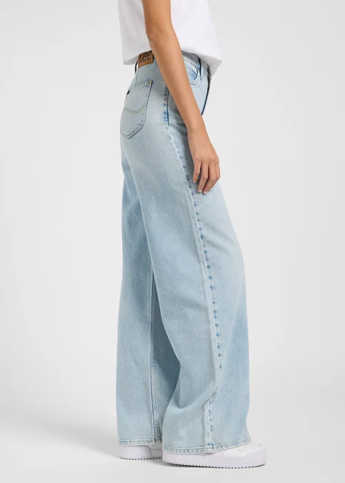 Lee Stella A Line Calm Waters