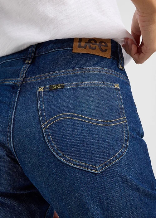 Lee Rider Close Call