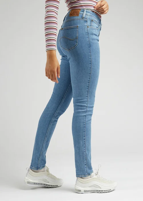 Lee Scarlett High Just A Breese