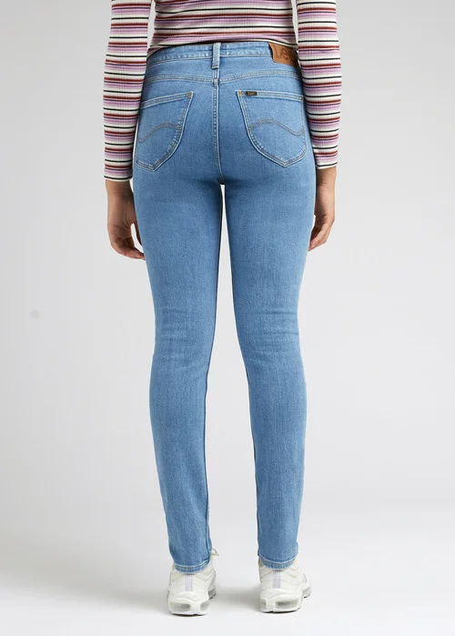 Lee Scarlett High Just A Breese