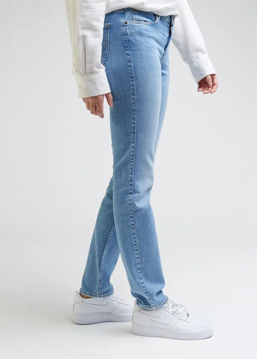 Lee Marion Straight Rushing In Light