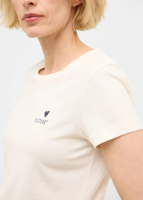 Mustang Loa Whisper White