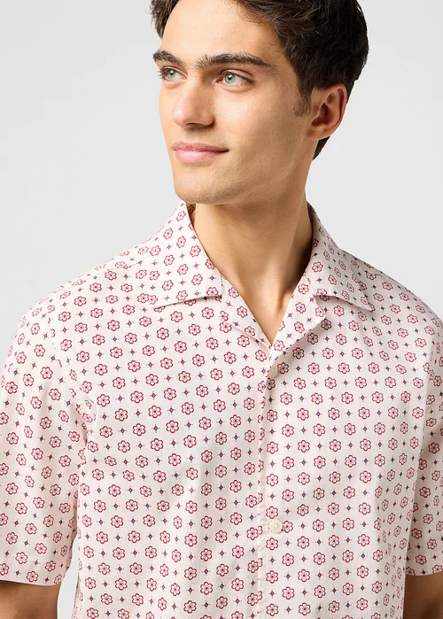 Wrangler Short Sleeve Resort Shirt White Geo