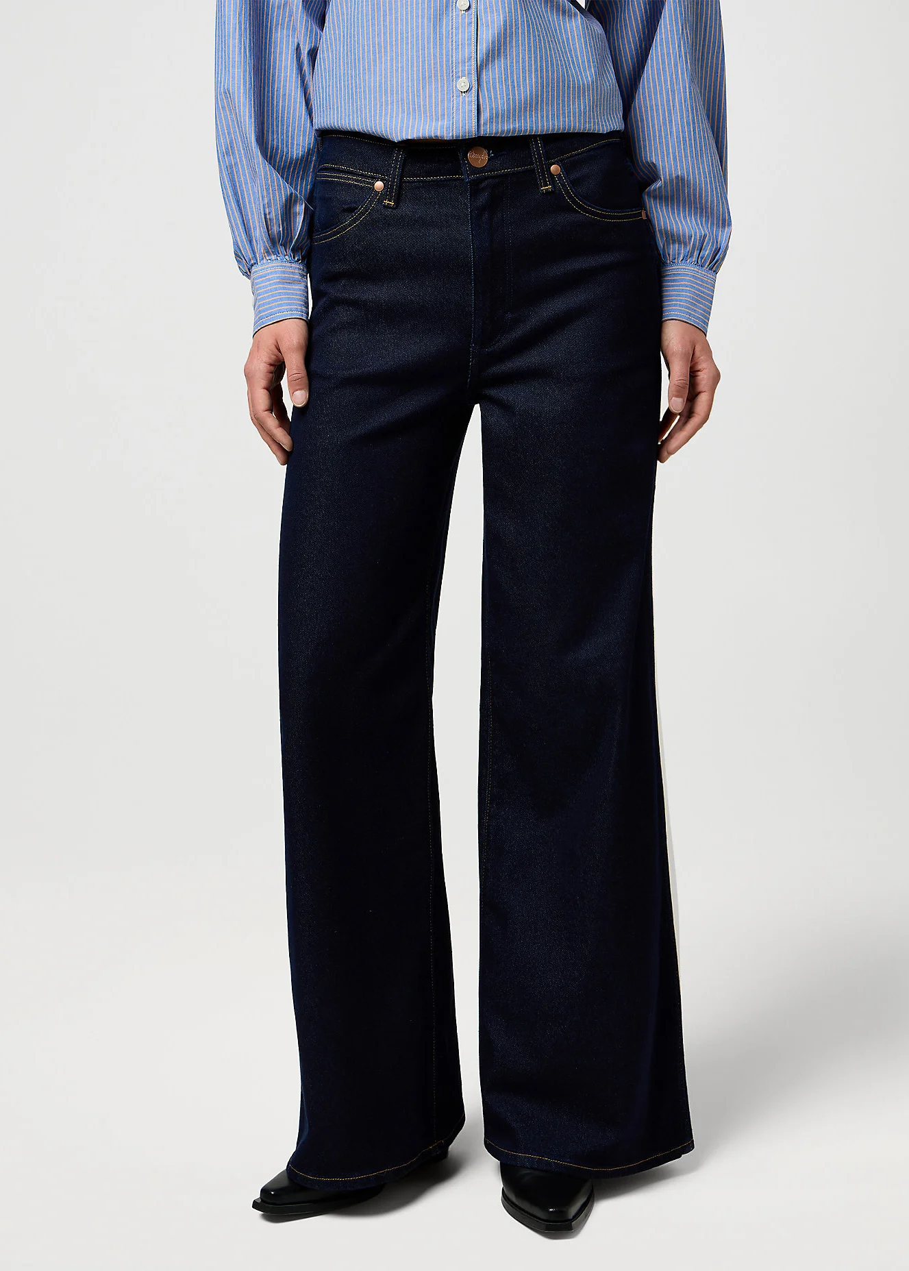 Wrangler Canyon Denim Lines