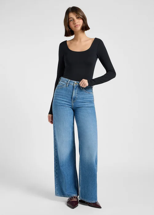 Lee Stella A Line Threaded