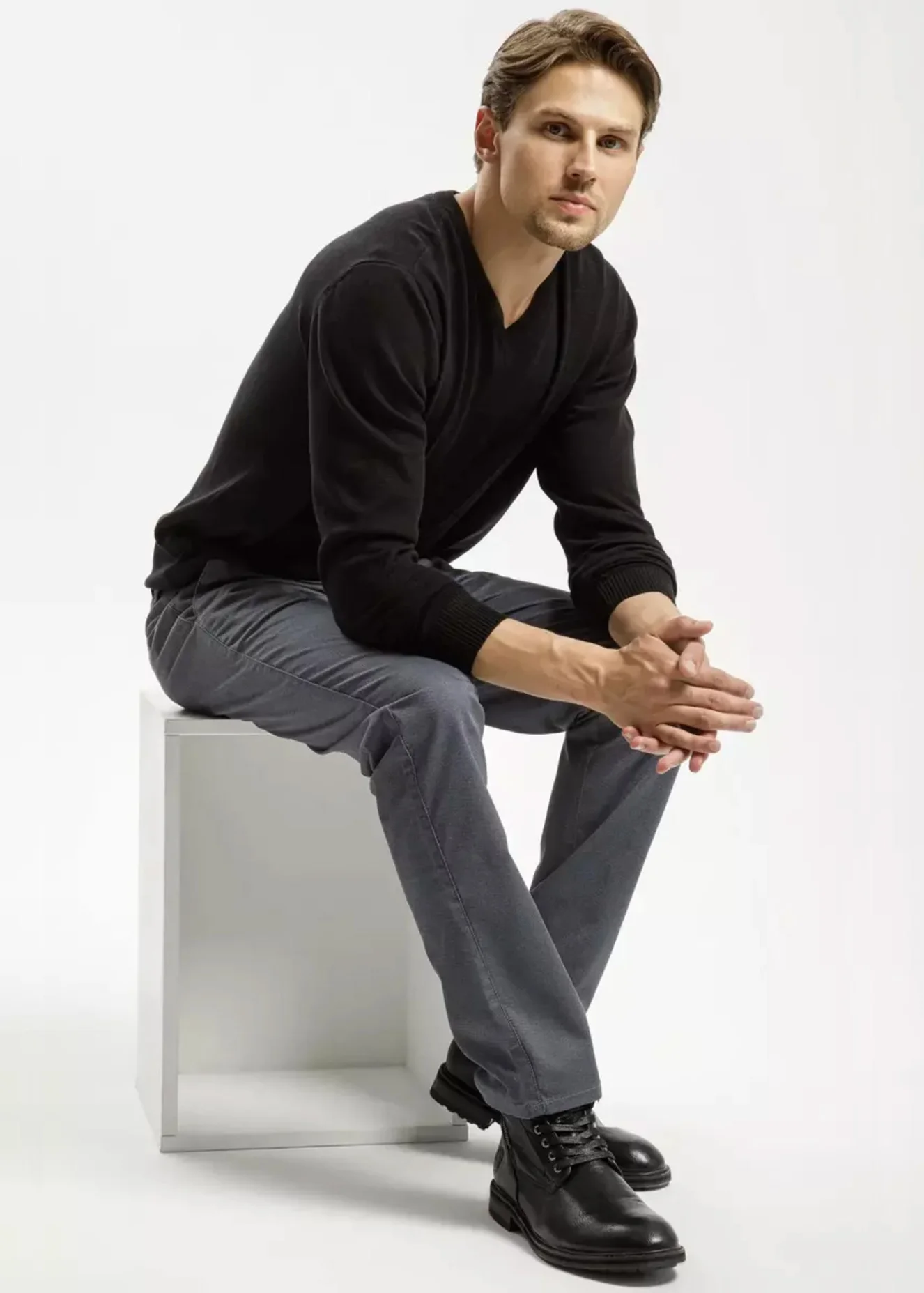 Czarny Sweterek Cross Jeans