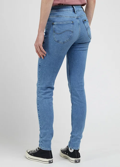 Lee Scarlett Majestic Wave