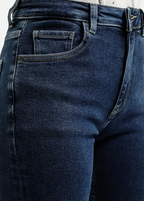 Spodnie Dinsowe Cross Jeans Mom Jeans W Kolorze Dark Blue