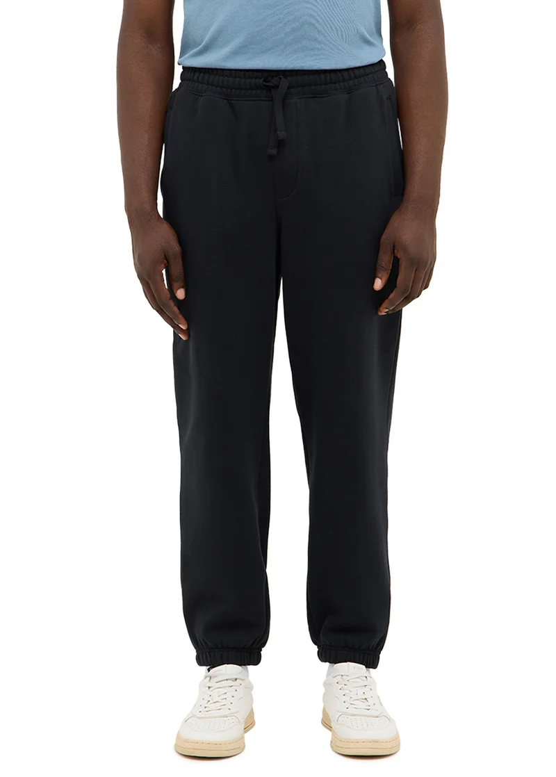 Mustang Logan Jet Black