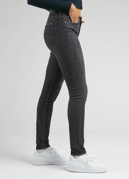 Lee Scarlett High Middle Of The Night