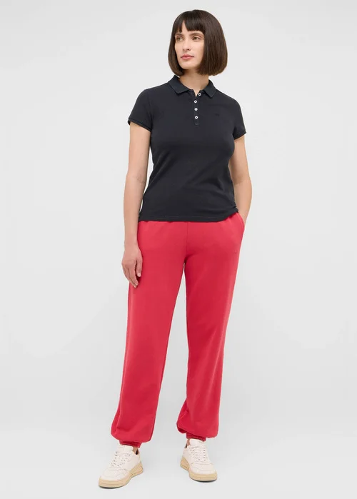 Mustang Tara Black Beauty