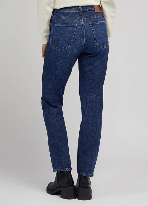 Lee Carol Dark Humor