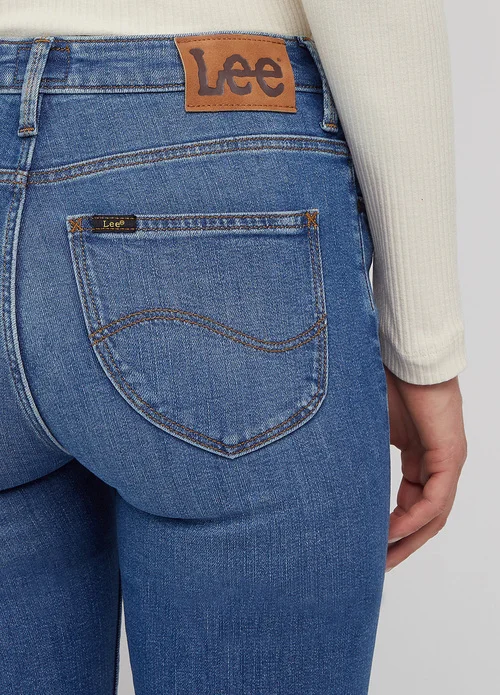 Lee Scarlett High In The Shade