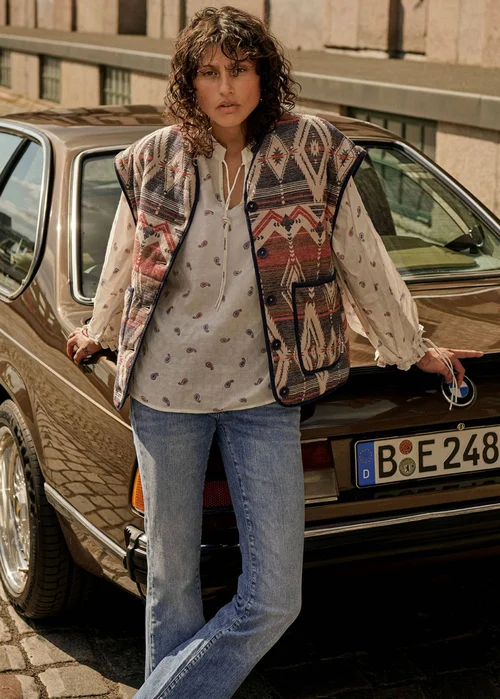 Mustang Bellflower Petit Paisley