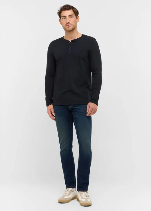 Mustang Style Atchison Jet Black