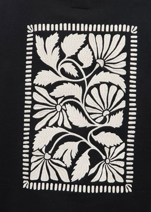 Mustang Burley Floral Black Beauty