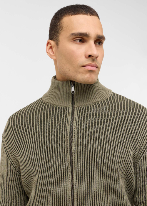 Mustang Escondido Climbing Ivy