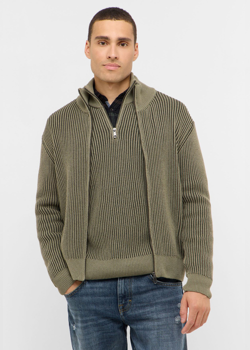 Mustang Escondido Climbing Ivy