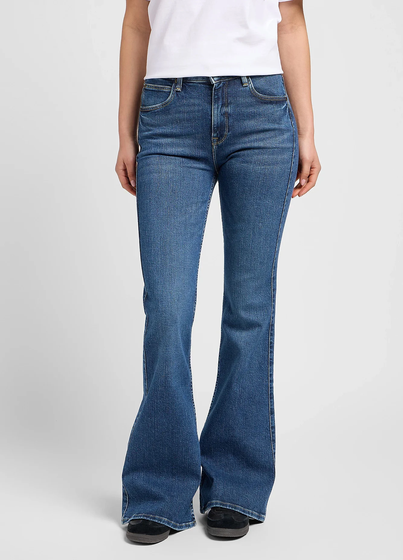 Lee Breese Blue Typhoon L32yfad48