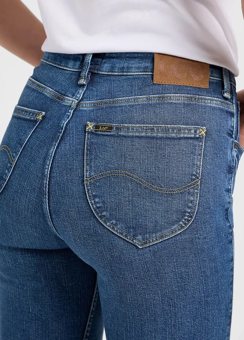 Lee Breese Blue Typhoon L32yfad48