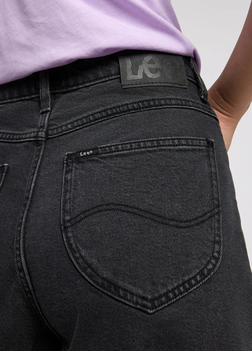 Lee Stella Short Edge Of Black