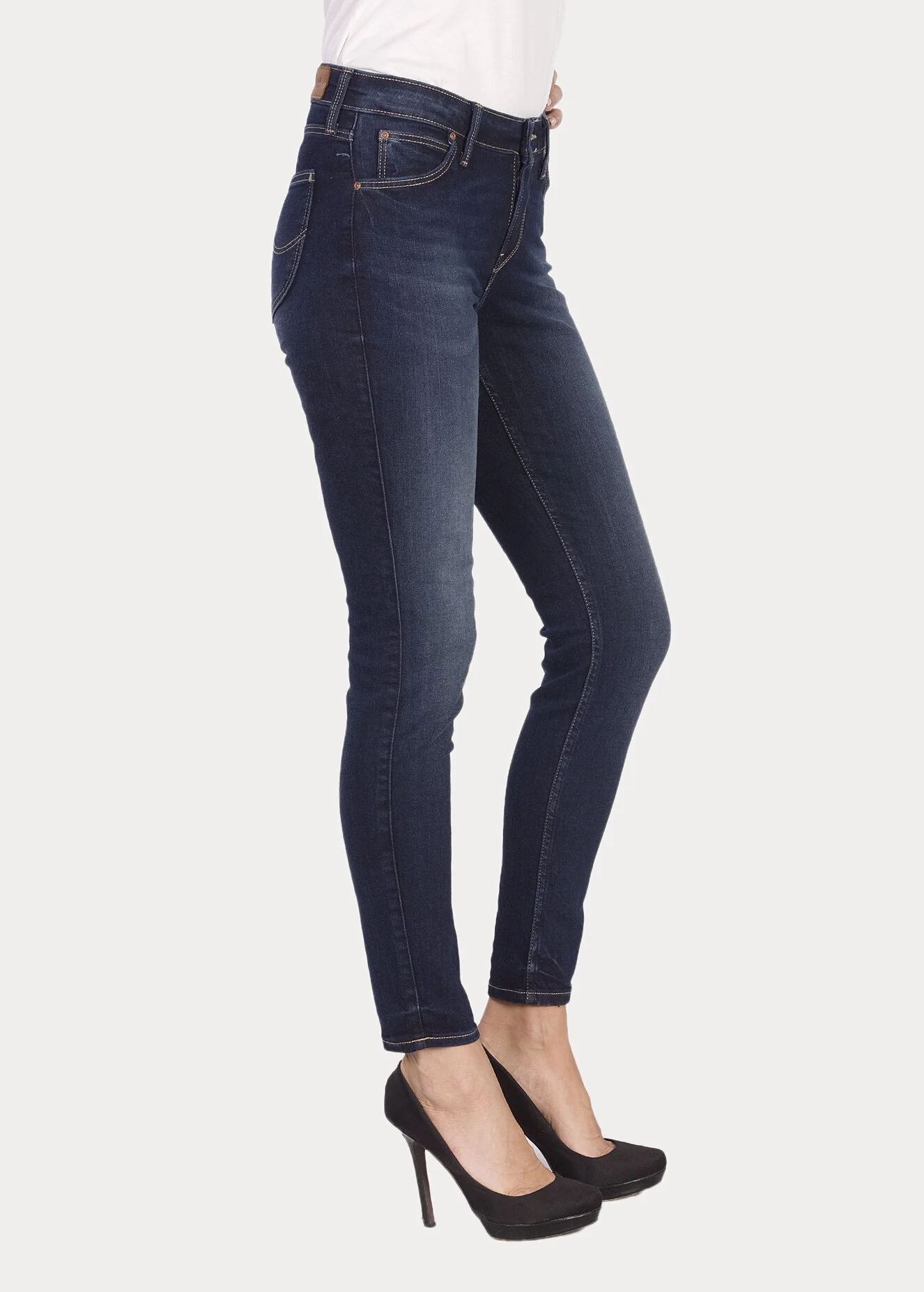 Lee Scarlett Night Porter