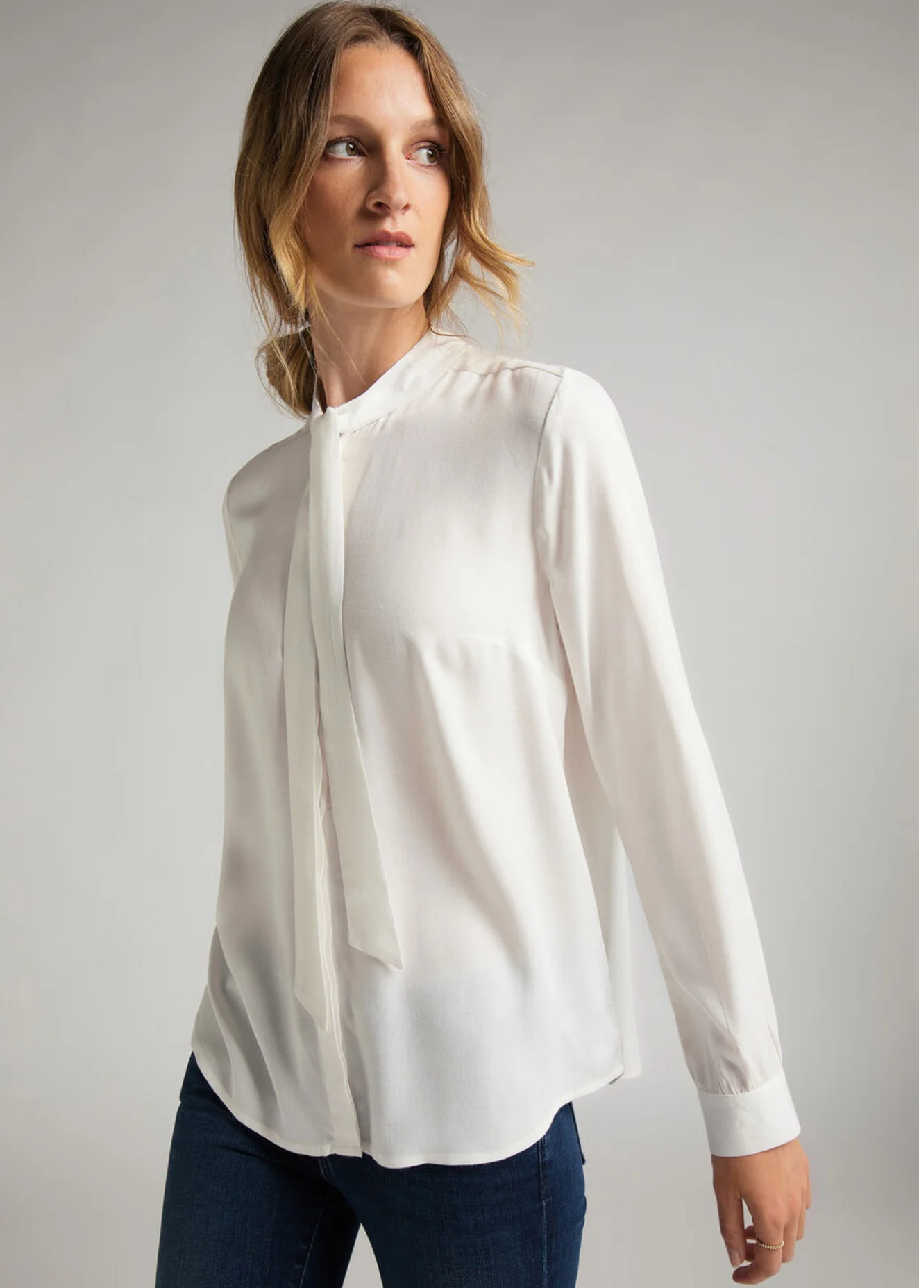 Mustang Elisa Bow Solid Cloud Dancer