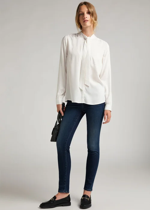 Mustang Elisa Bow Solid Cloud Dancer