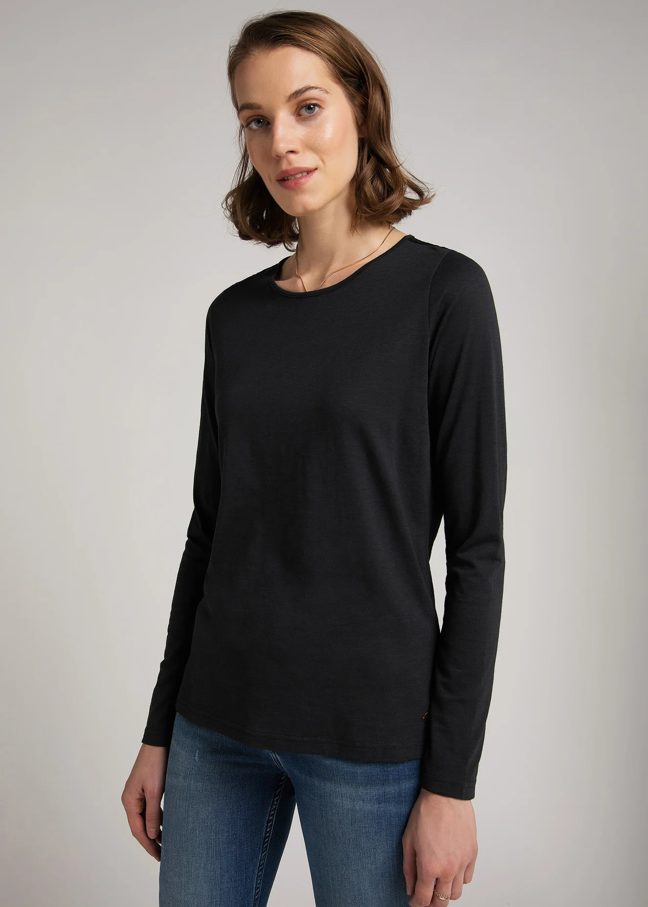 Mustang Alina C Lace Caviar