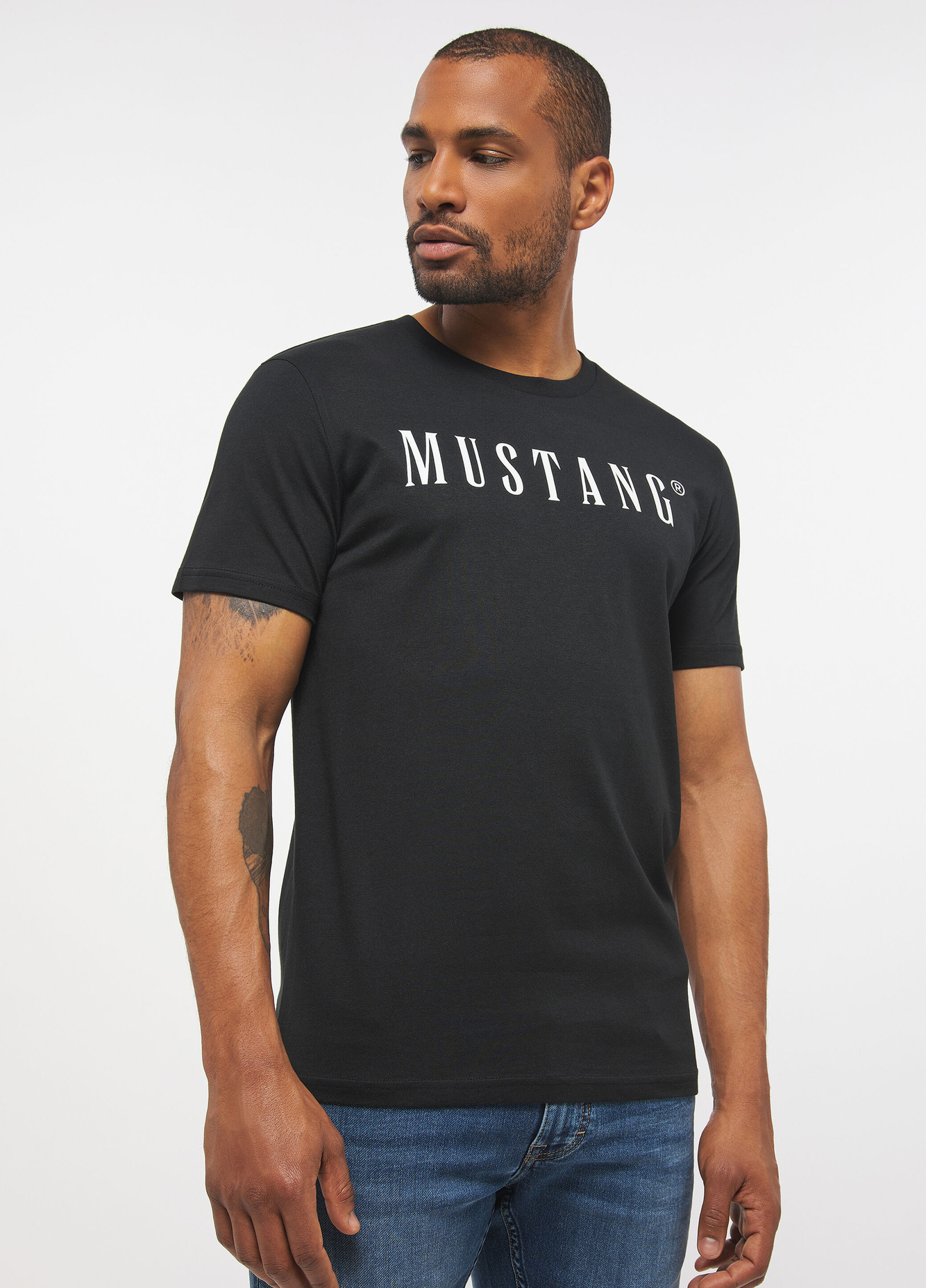 Mustang Alex C Logo Tee Black - 1013221-4142