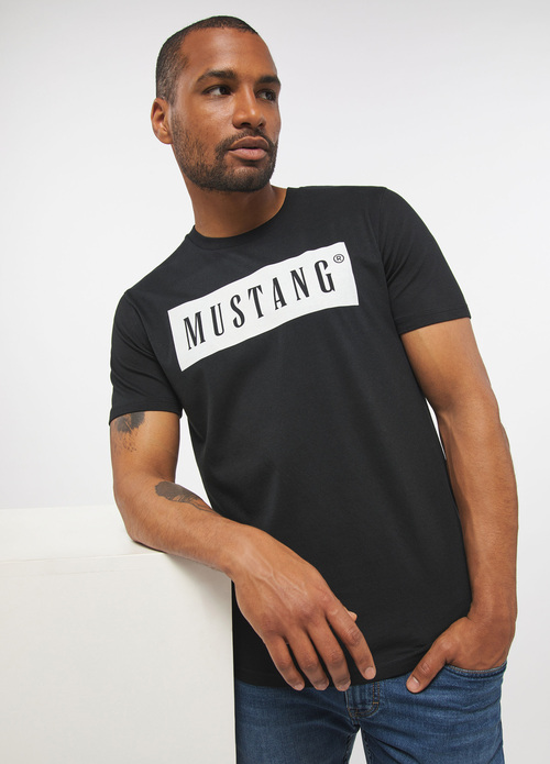 Mustang Alex C Logo Tee Black - 1013223-4142