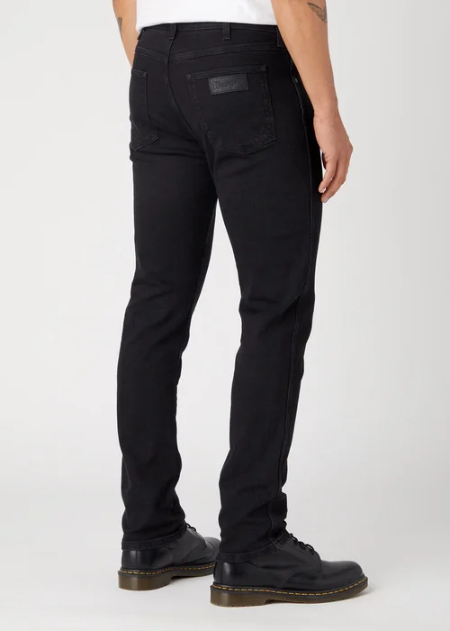 Wrangler Larston Atmosphere